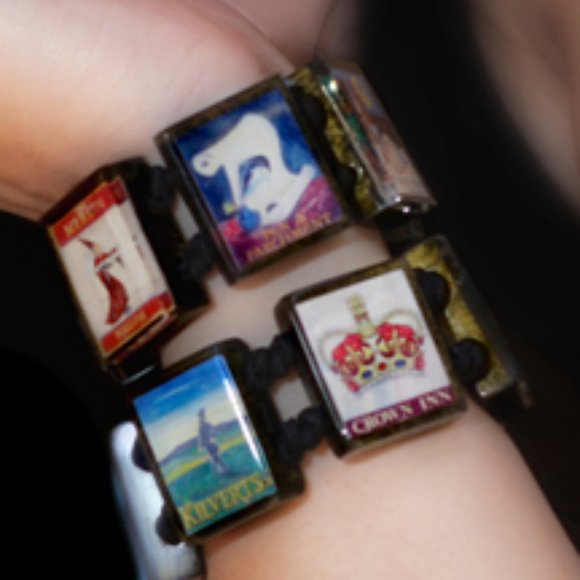 English Pub Sign Tile Resin Bracelet - Picture 2 of 3